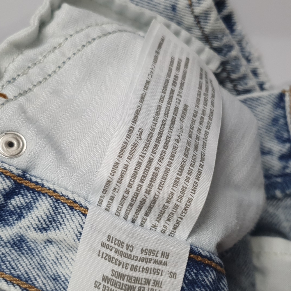 Abercrombie  High Rise Mom Jeans - Picture 4 of 8